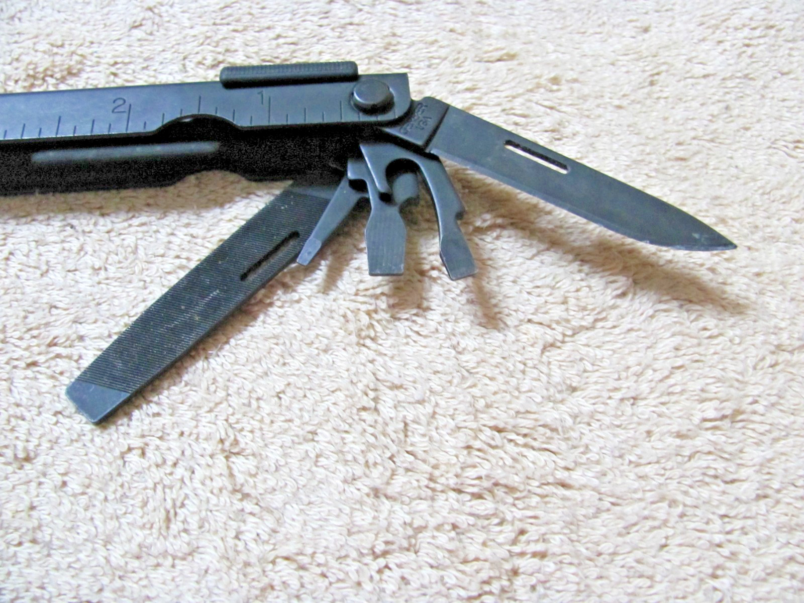 GERBER MULTI- PLIER POCKET TOOL, NEEDLE NOSE, TOOL LOCK, NEW, BLACK, 8 TOOLS, 1