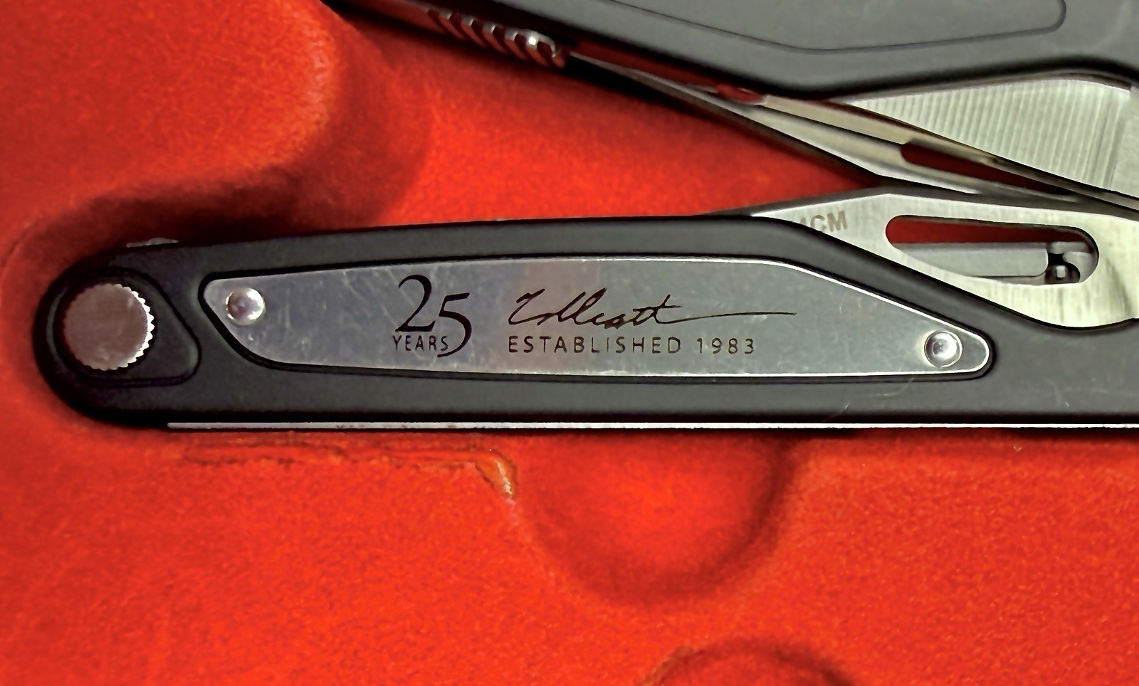 Leatherman Charge AL Limited Edition 25th Collector’s Anniversary Set w/ Crater
