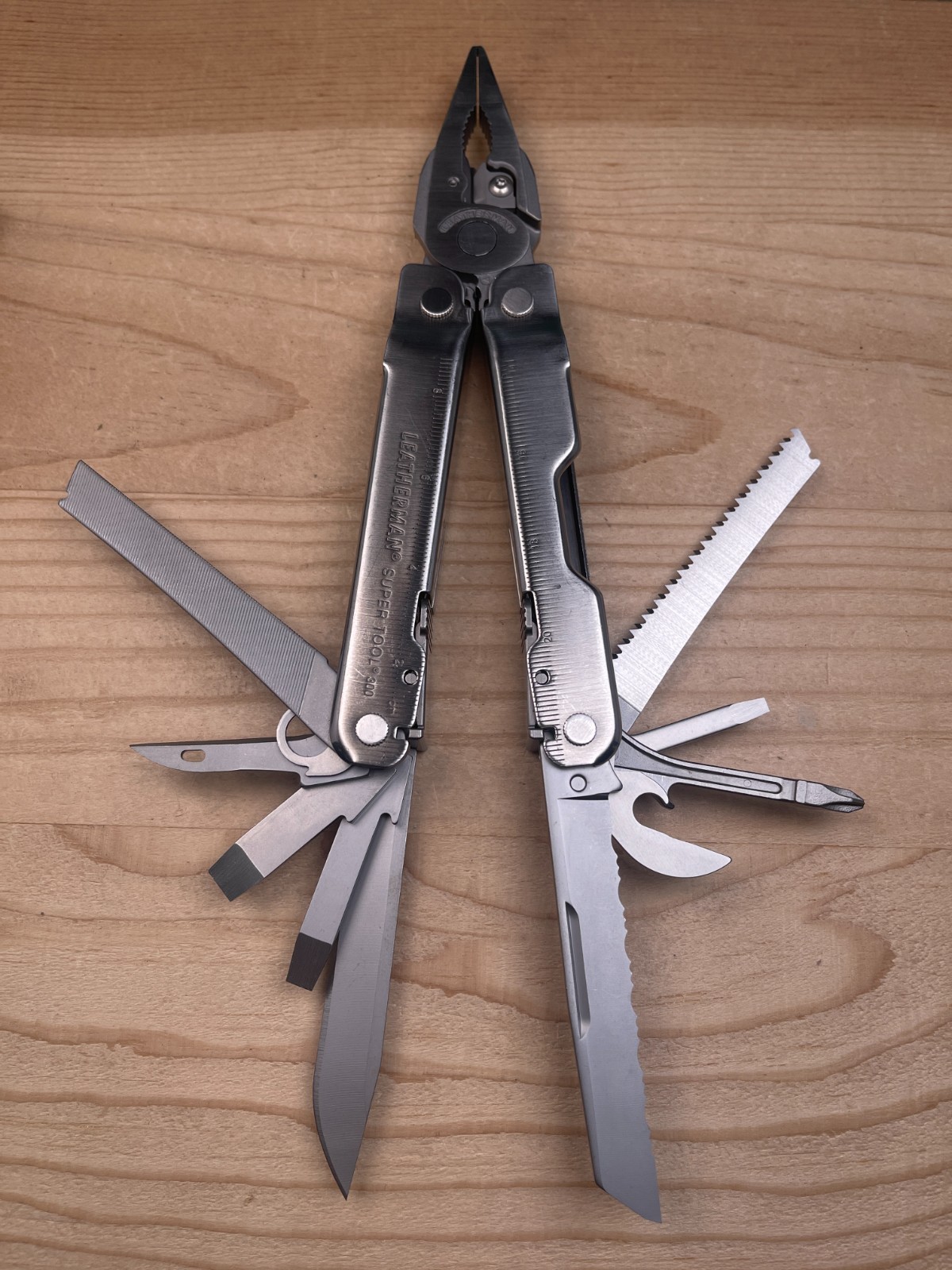 Leatherman Super Tool 300 Multi-Tool Knife 01/20 w/ Nylon Sheath – Very Nice!