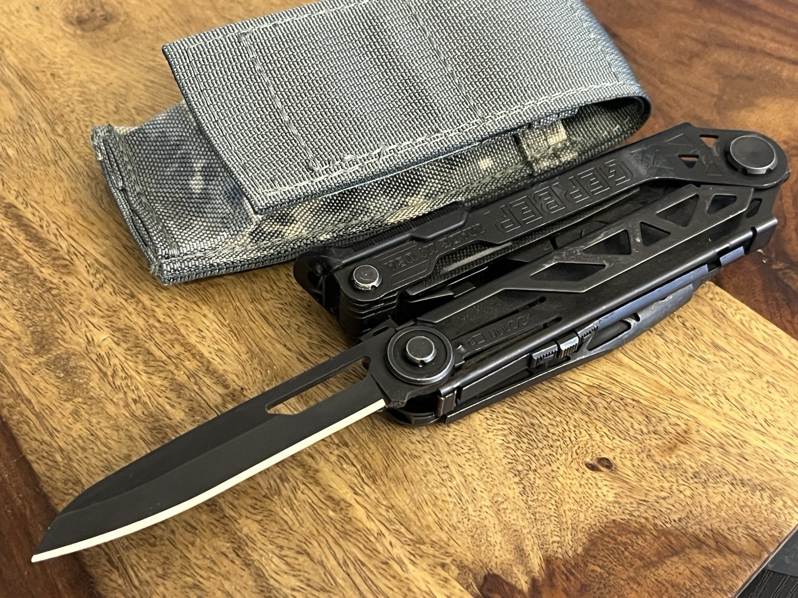 Gerber Center Drive Multi Tool Black USA Excellent Cond w/Sheath SUPER NICE!