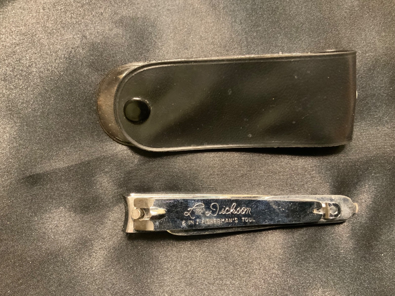 LM Dickson 6 in 1 fisherman’s tool with cover