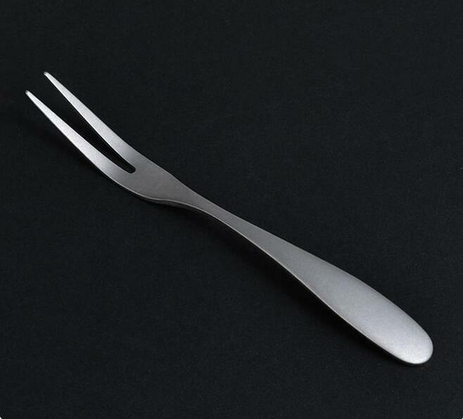 Portable healthy tableware Pure Titanium ableware fruit Fork Camping EDC Tools