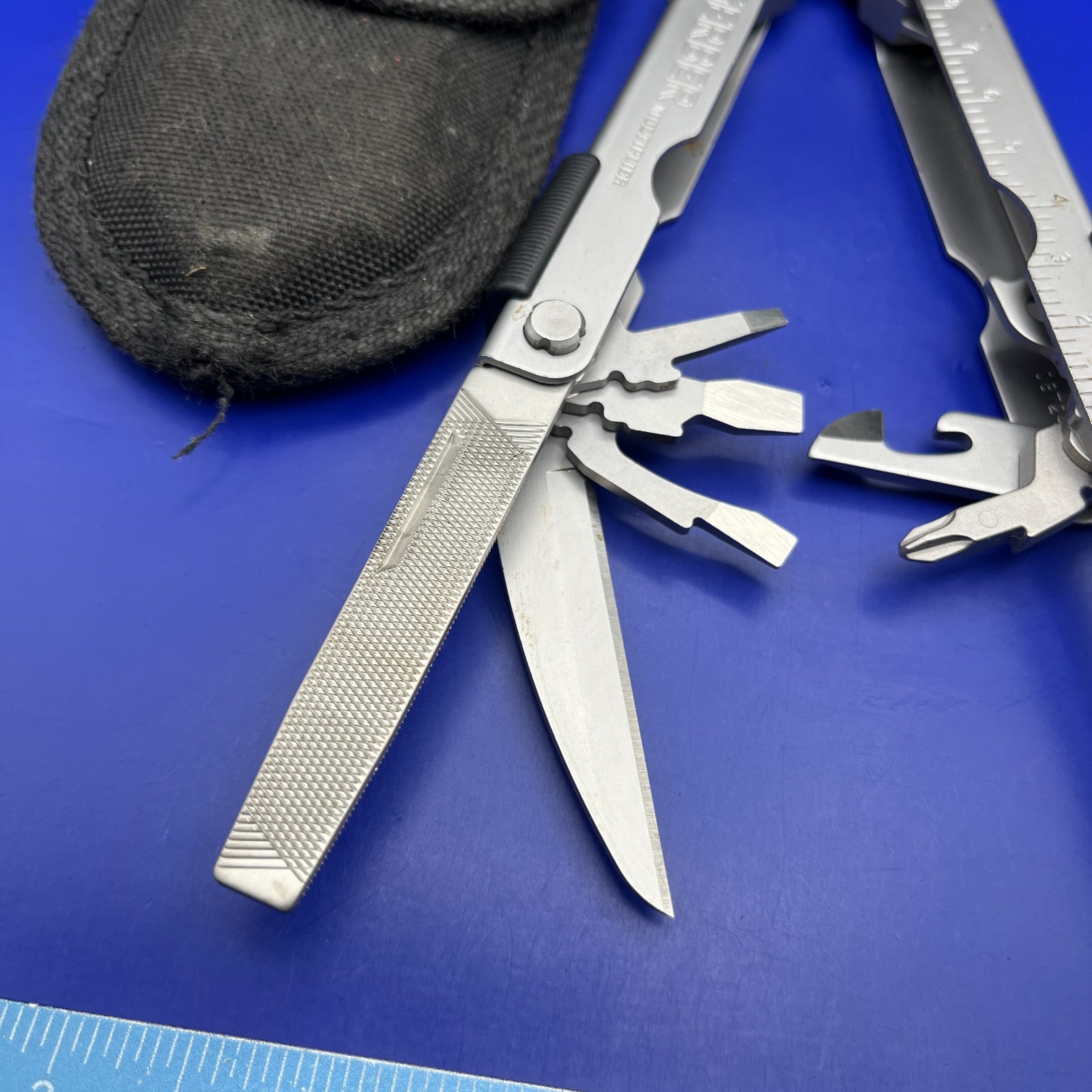 Gerber MP600 Multi-Tool Needle Nose Pliers Carbide Cutters w/ Sheath