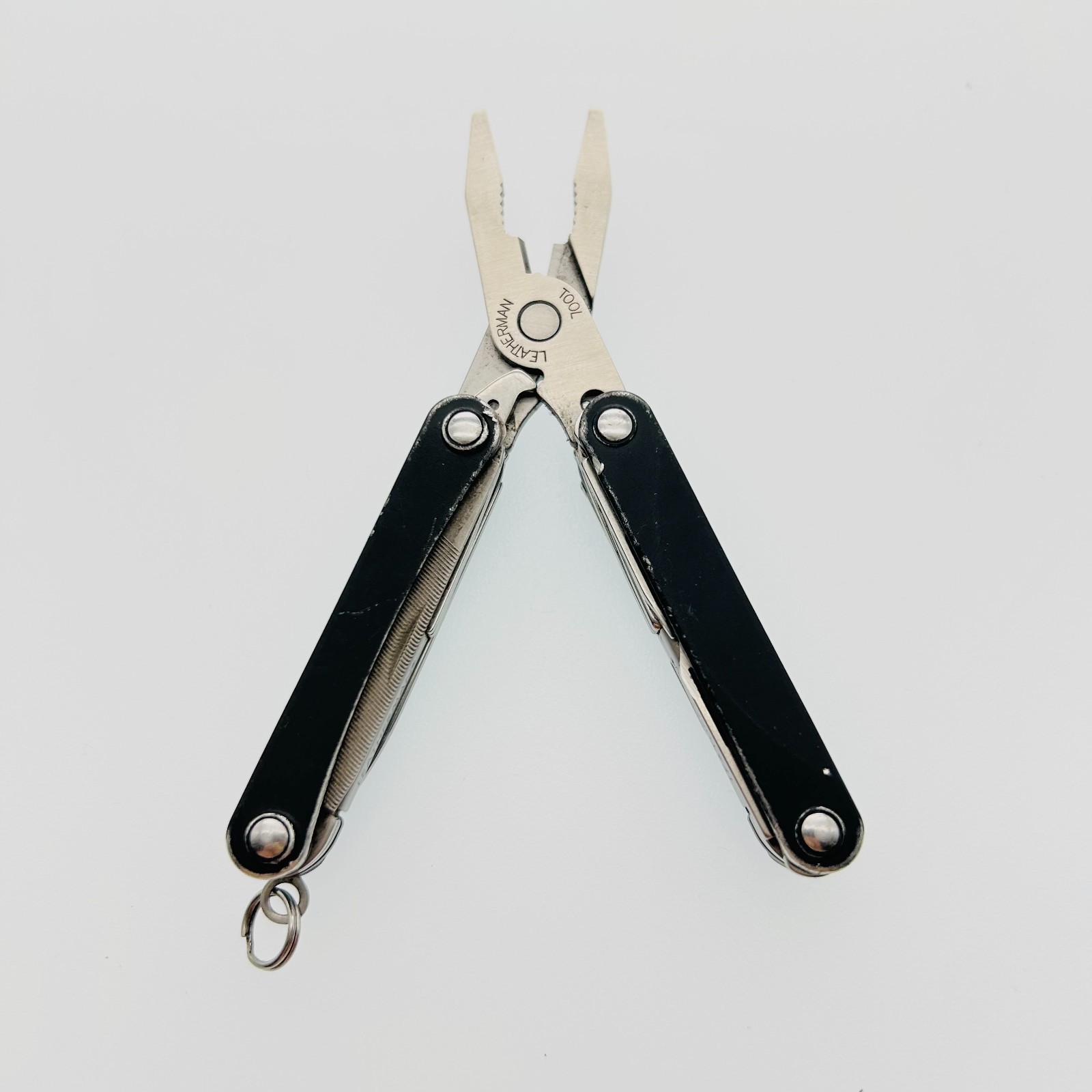 Leatherman Squirt PS4 BLACK – 8-in-1 Keychain Multi-Tool Discontinued (CODE35)