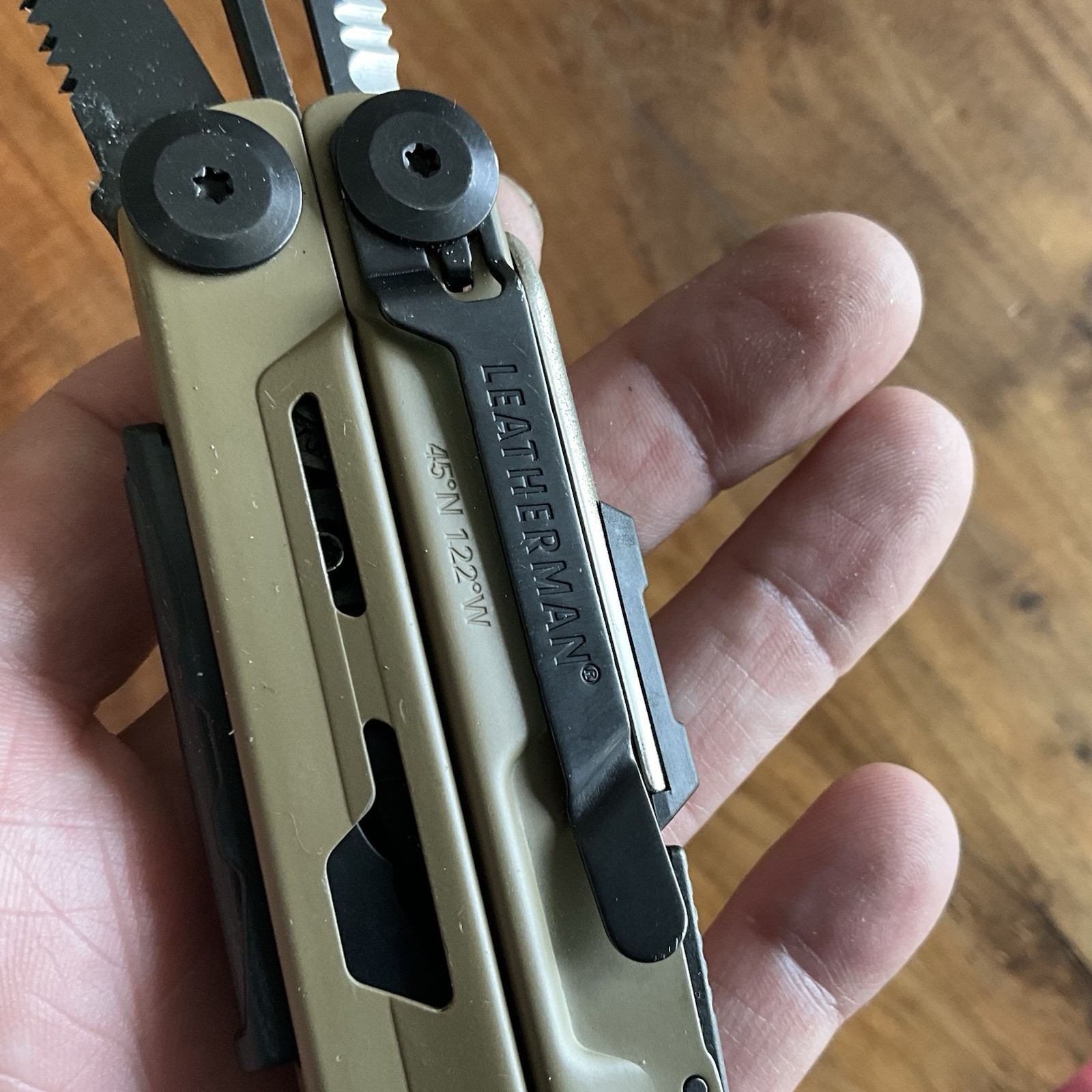 Leatherman Signal Multi-Tool Coyote Tan With Sheath Jan 2025 Date Code (0125)