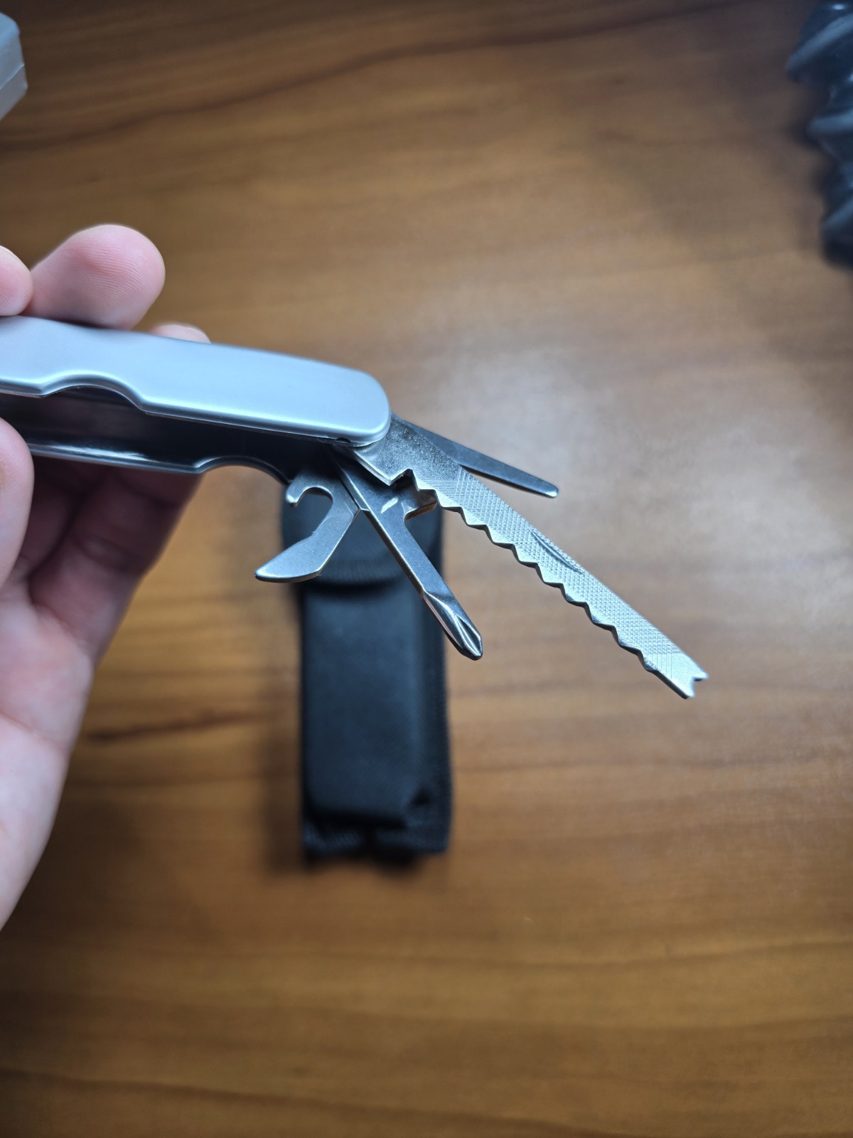 Multitool Stainless Steel – “SharkBite” – Pocket Knife