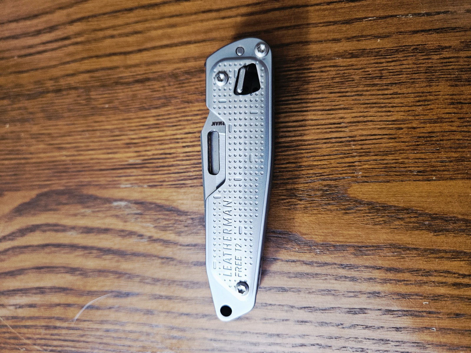 Leatherman T2 Lightweight Multi-tool Pocket Knife – Silver (2006563)