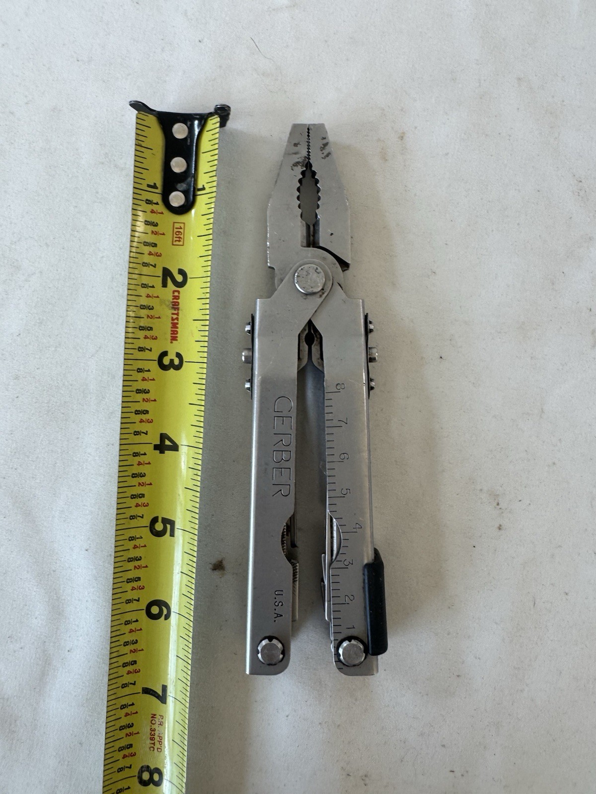 Gerber Multi Plier 600 Multi-Tool with Belt Case Pliers, Knife, Screwdriver