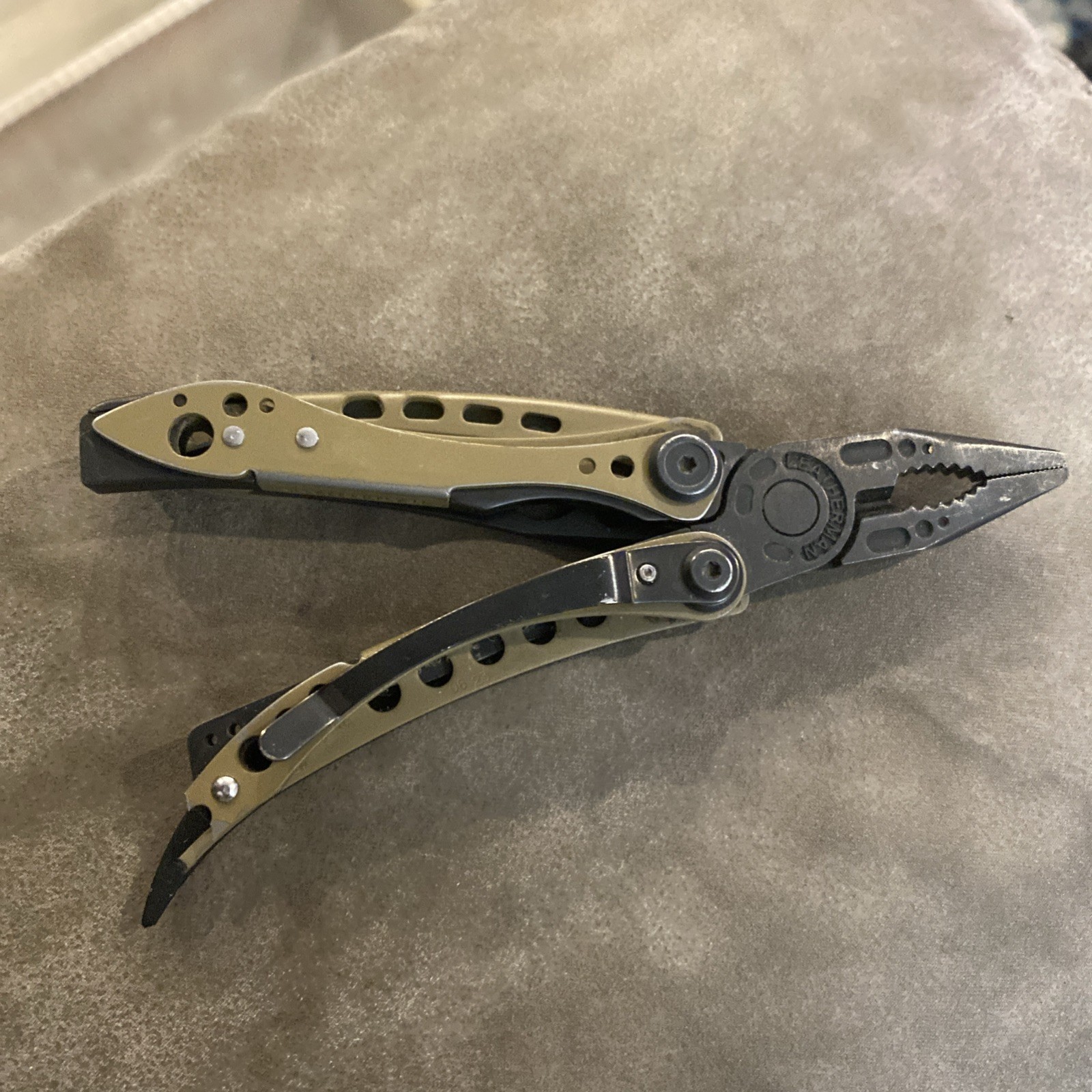 Leatherman Skeletool Multi-Tool – Olive Green – Good Conditon as real pictures
