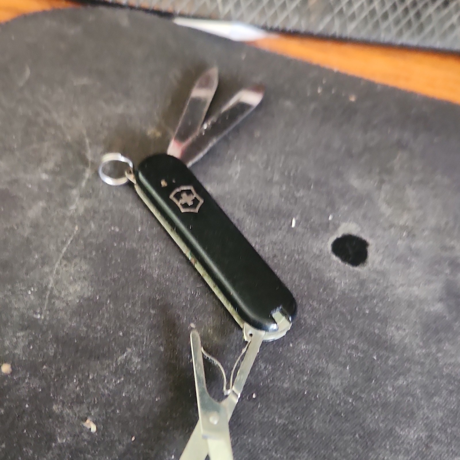 Victorinox Swiss Army Classic Black 3-Tool Multi-Tool Knife/Scissors/Nail File