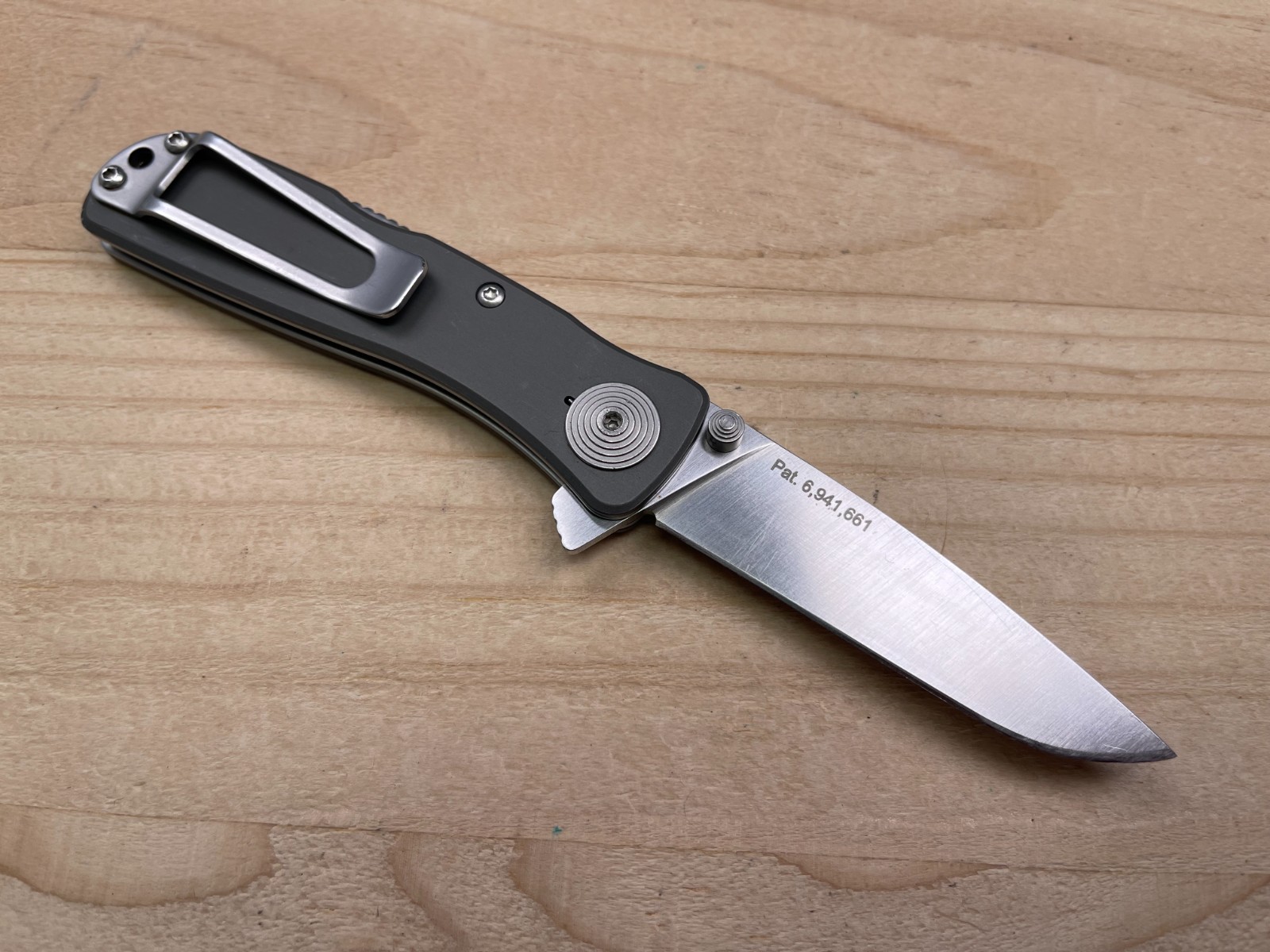 SOG Twitch II A/O Flipper 2.65″ Plain Blade Folding Pocket Knife Aluminum Handle