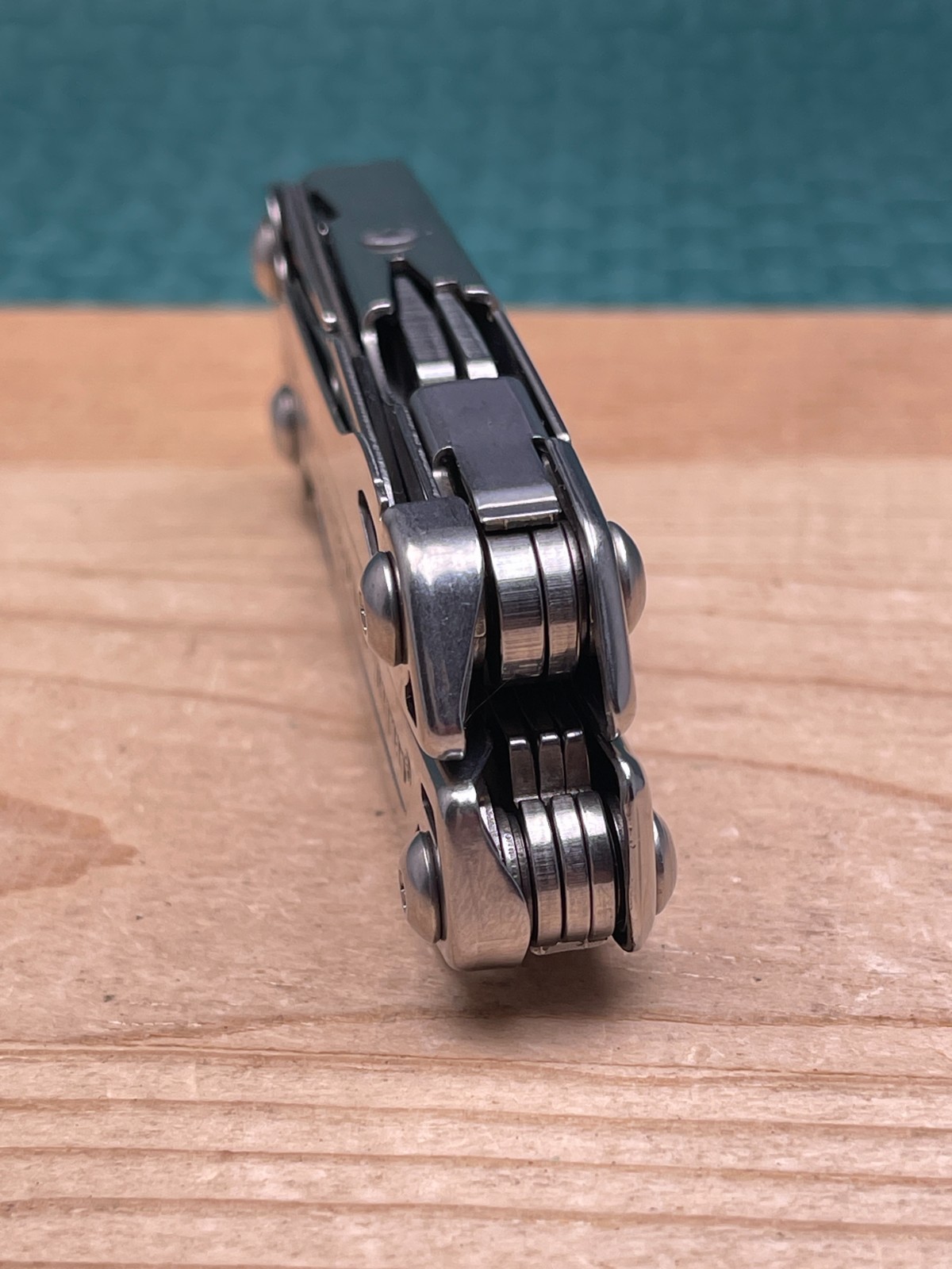 Leatherman Wingman Multi-Tool Knife 12/15 – Stainless Steel, Pocket Clip