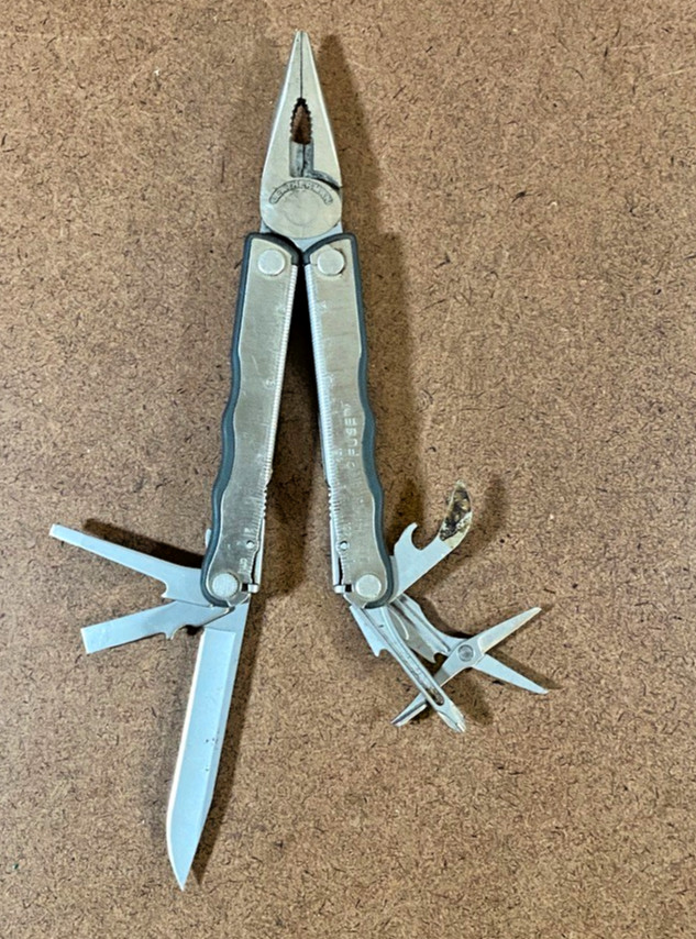 Leatherman Fuse Multi Tool Stainless, USA w/ Plier and Scissors
