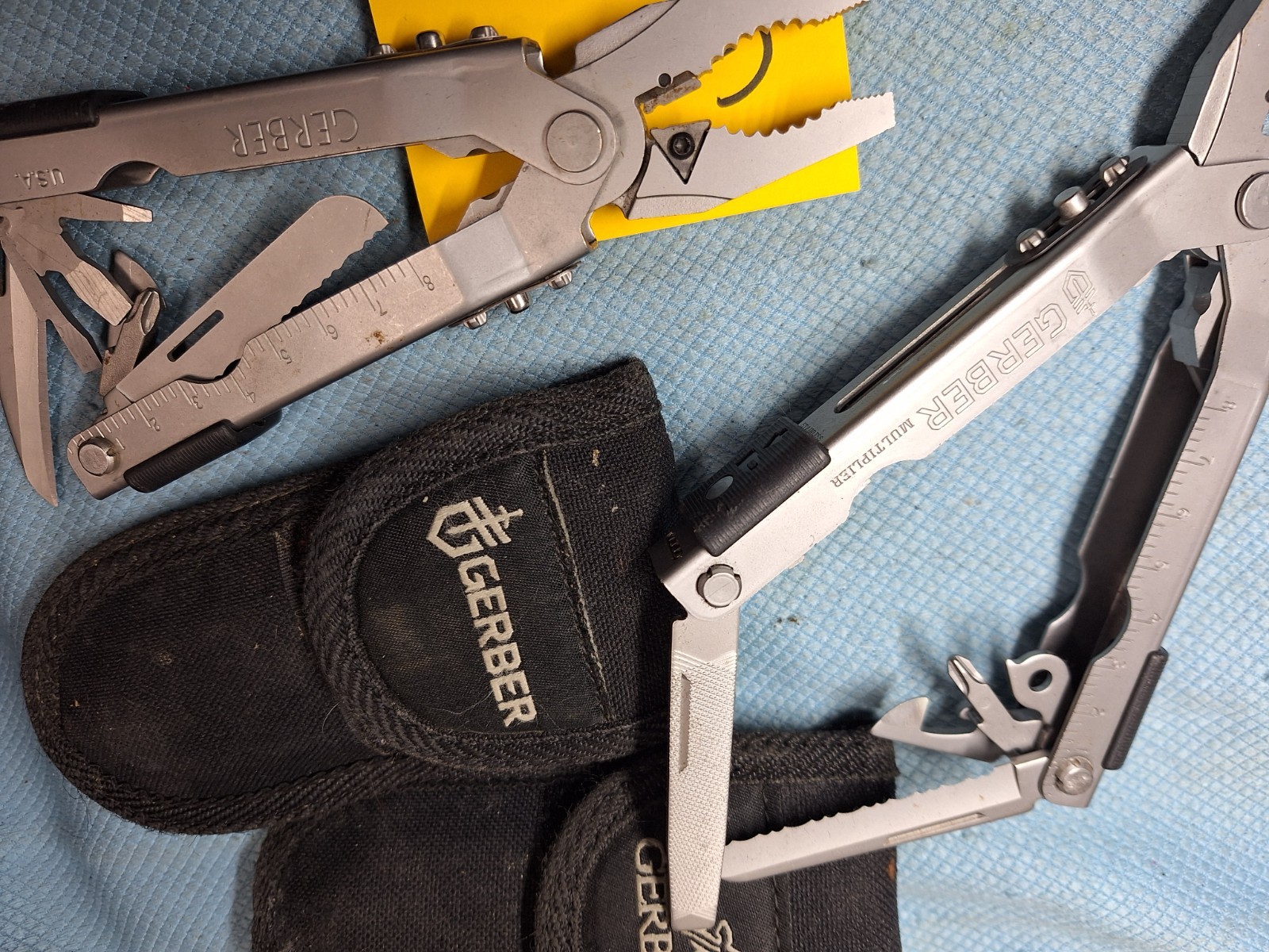 2 GERBER SILVER BLUNT NOSE PLYERS Multi Tools W / SHEATHS Loc GERBER 70
