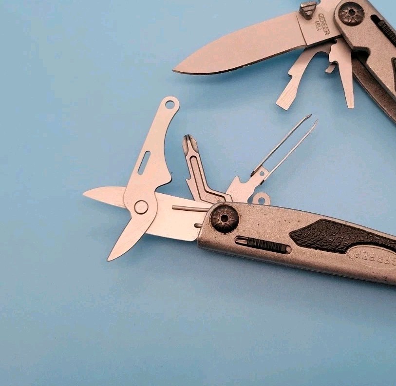 Gerber Urban Legend MP700 Multi-Plier Multi Tool – Pliers, Scissors, Knife