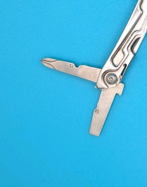 Leatherman Rev 3.8″ Multi-Tool, Stainless! With Sheath!