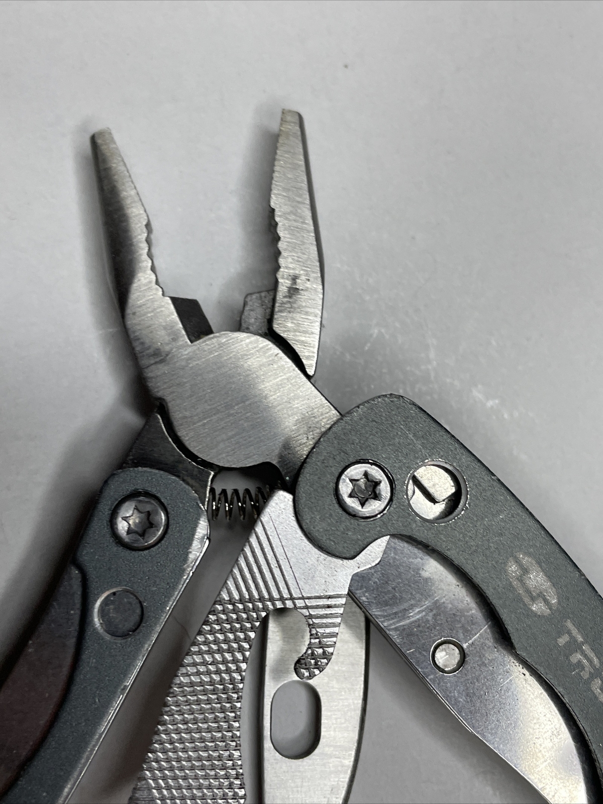 True Utility Model Seven High Quality Multitool knife pliers