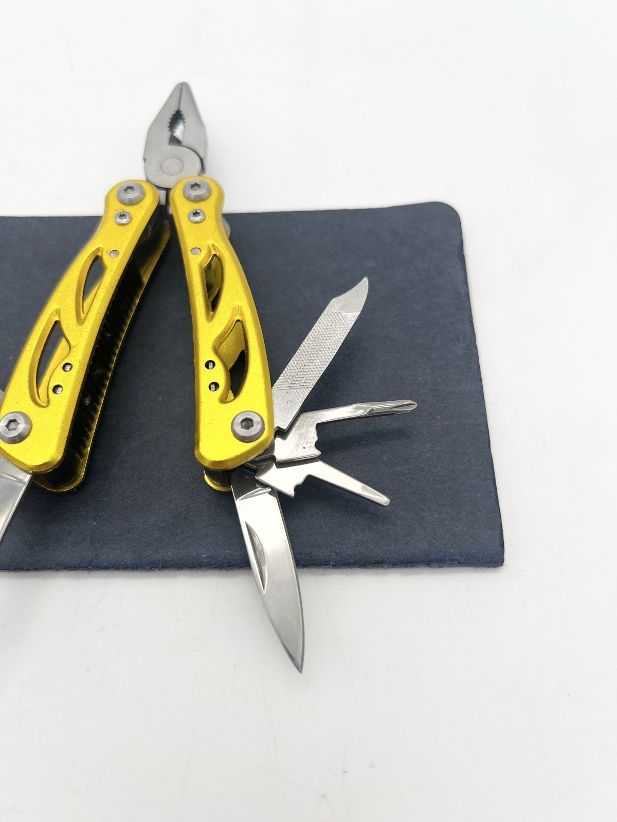 Stanley STHT0-70648 Mini Multi Tool Pliers Folding EDC Knife Screwdriver Yellow