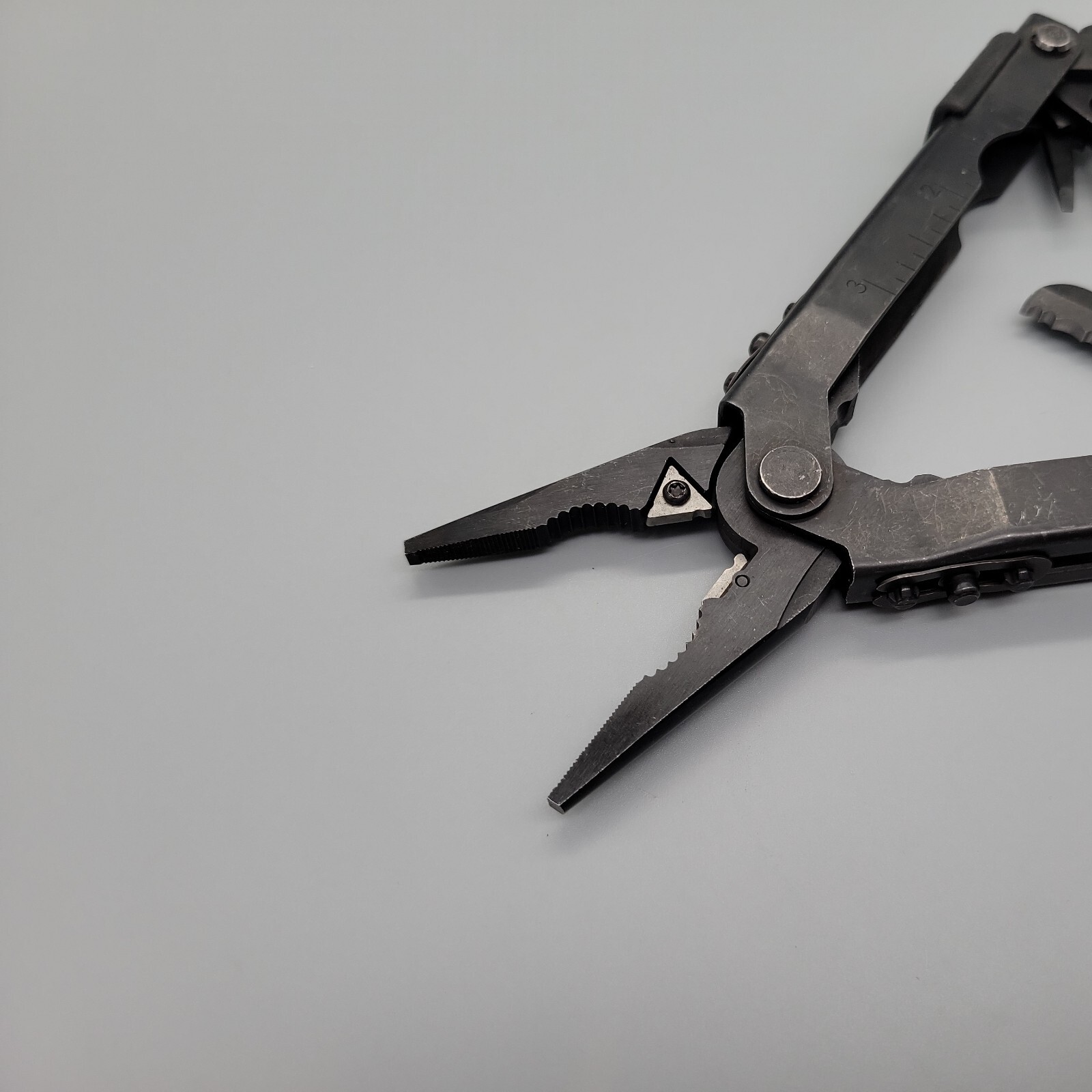Gerber USA Multiplier MP600 Multi-Tool Black Needle Nose Pliers Carbide Cutters