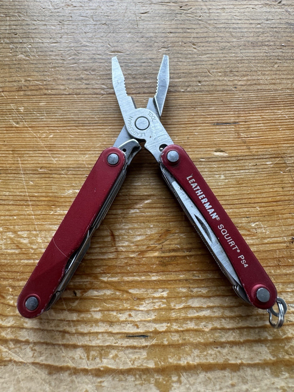 Leatherman SQUIRT PS4 Multi-Tool With Pliers Scissors Knife Red Discontinued