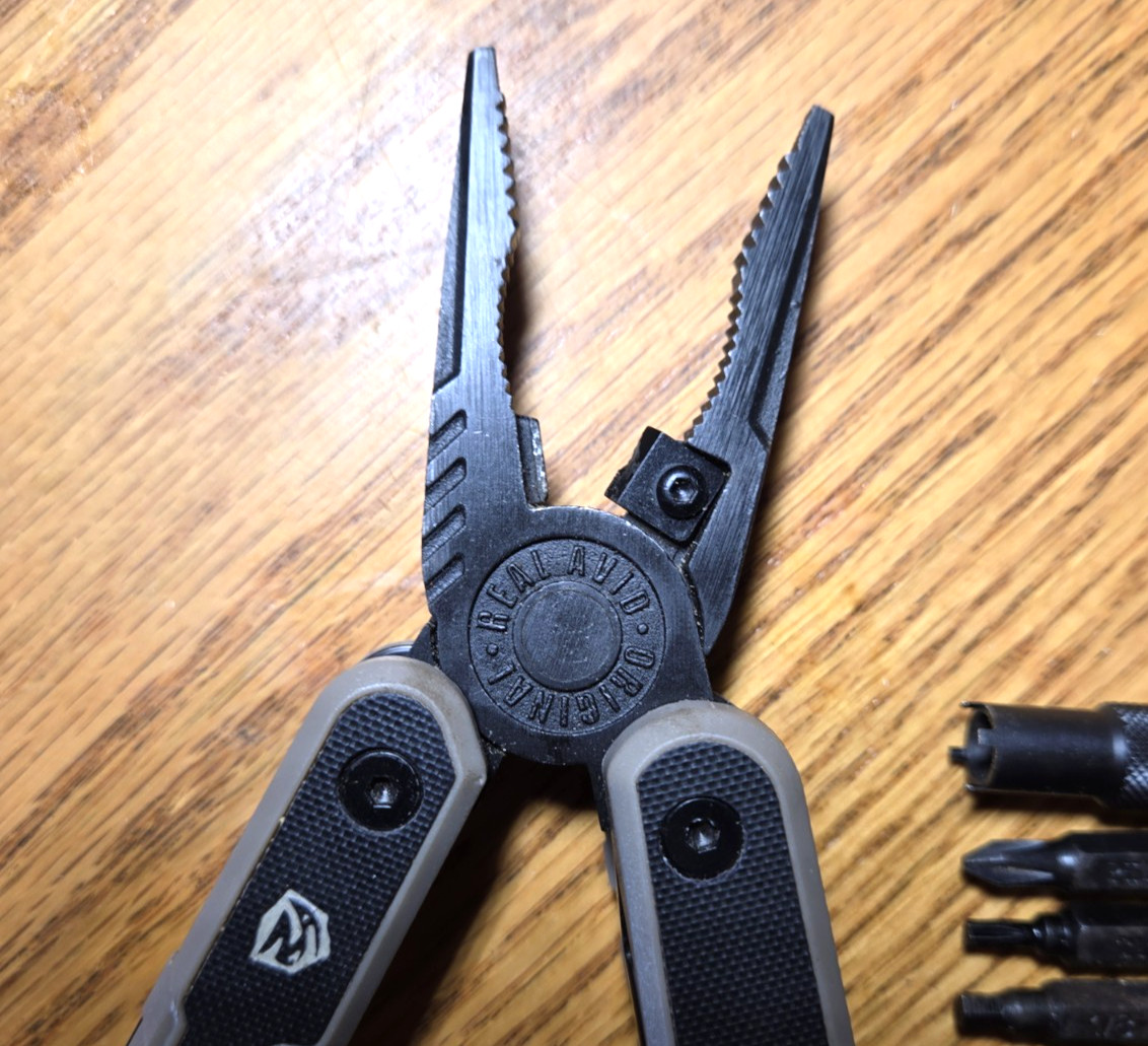 Real Avid Multi-Tool AR15 Hunting Rifle Tool Pliers Knife w/ Sheath