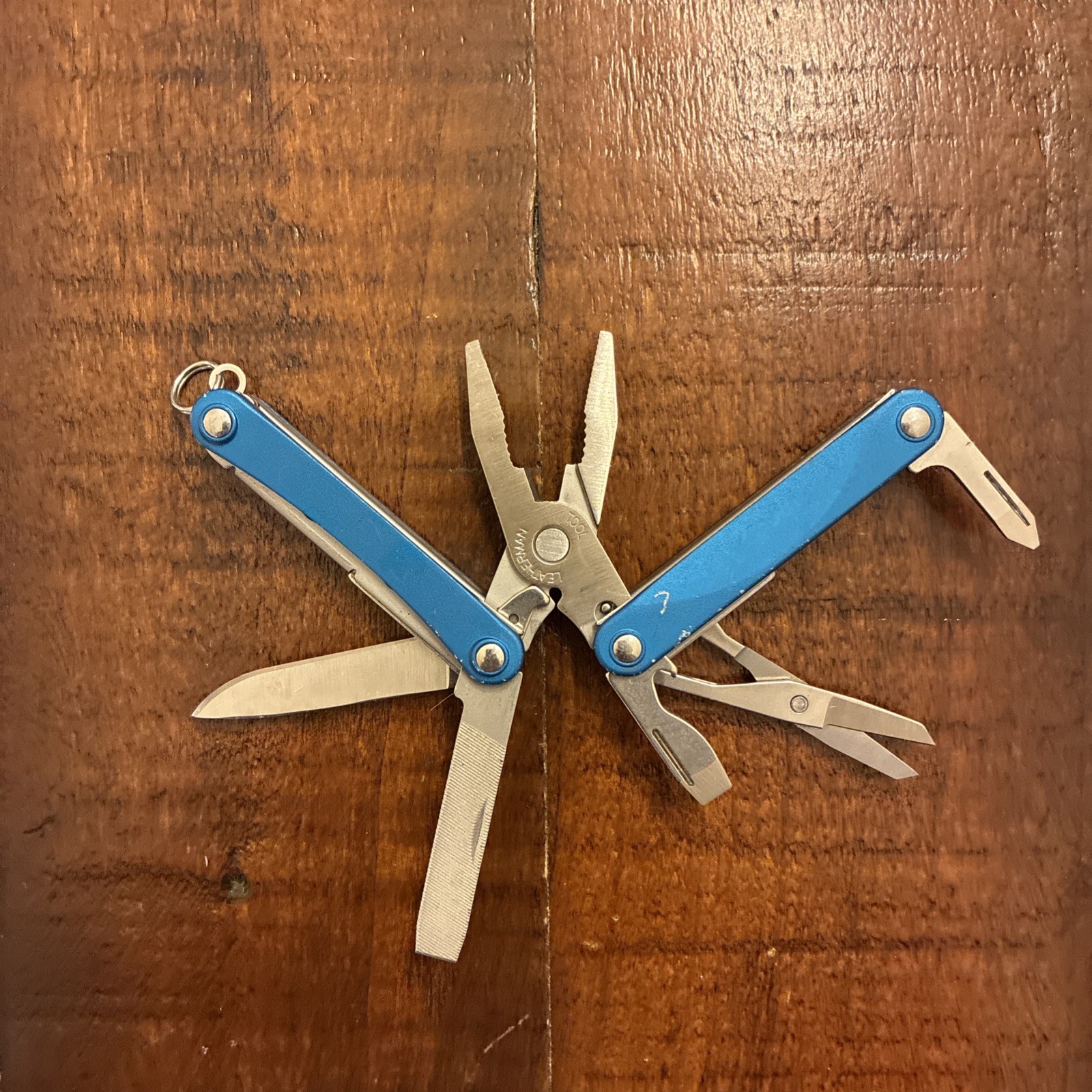 Leatherman Squirt PS4 Multi Tool, Knife, Pliers – Blue – Excellent