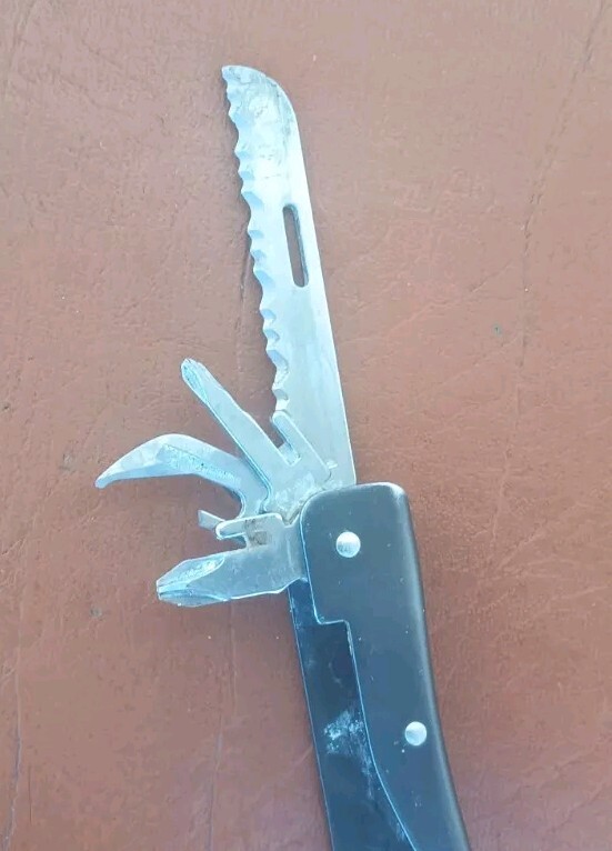 Vintage Buck Knives Bucktool Black Finish 360 model 1990’s Parts Or Not Working