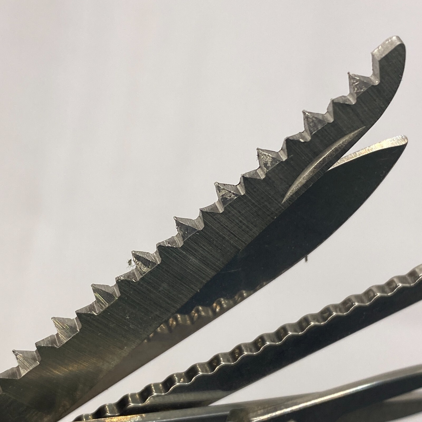 Multi-Function Camping and Survival Pocket Knife Tool 10 Functional STAINLESS 🔔