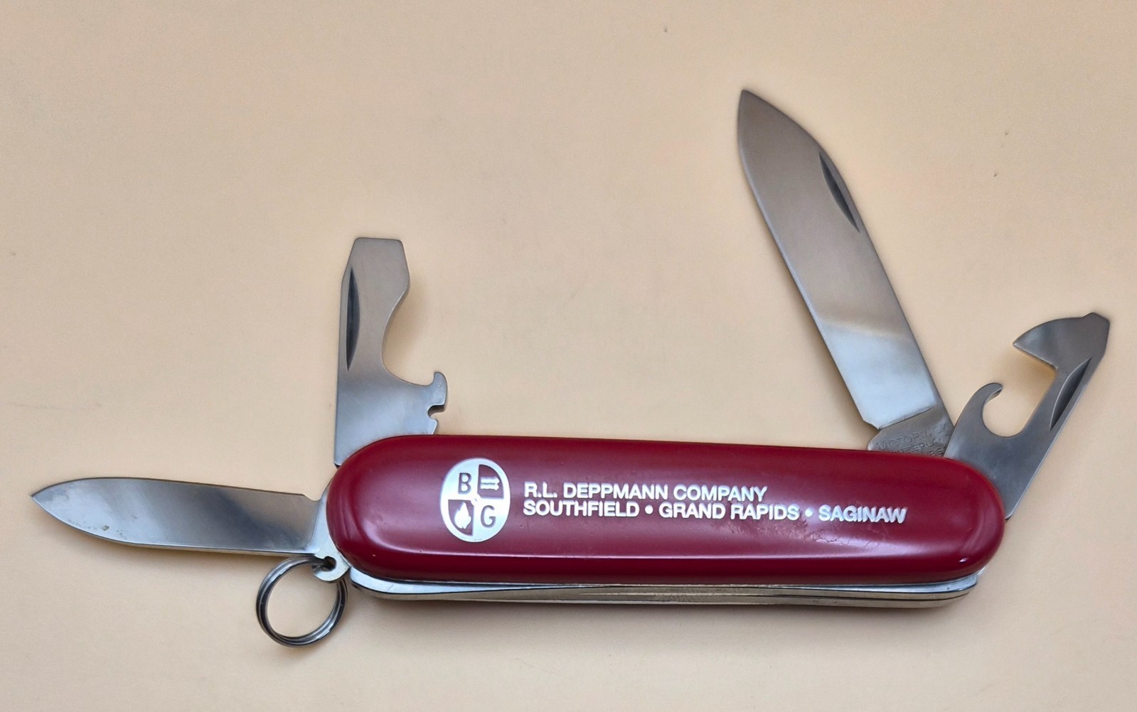 Victorinox RECRUIT Swiss Army Knife – Good Condition