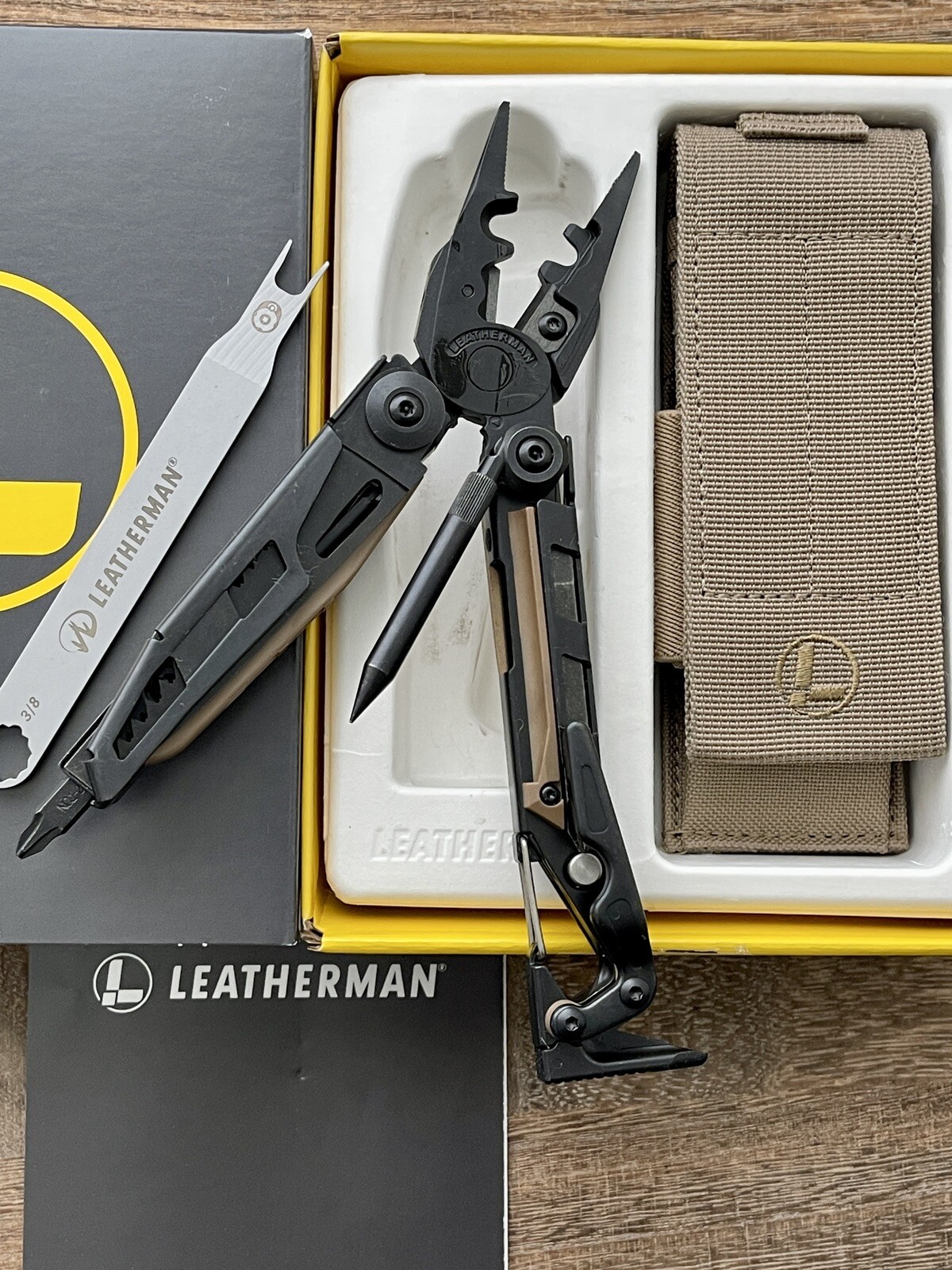 Leatherman MUT EOD Black multi tool & BROWN molle sheath