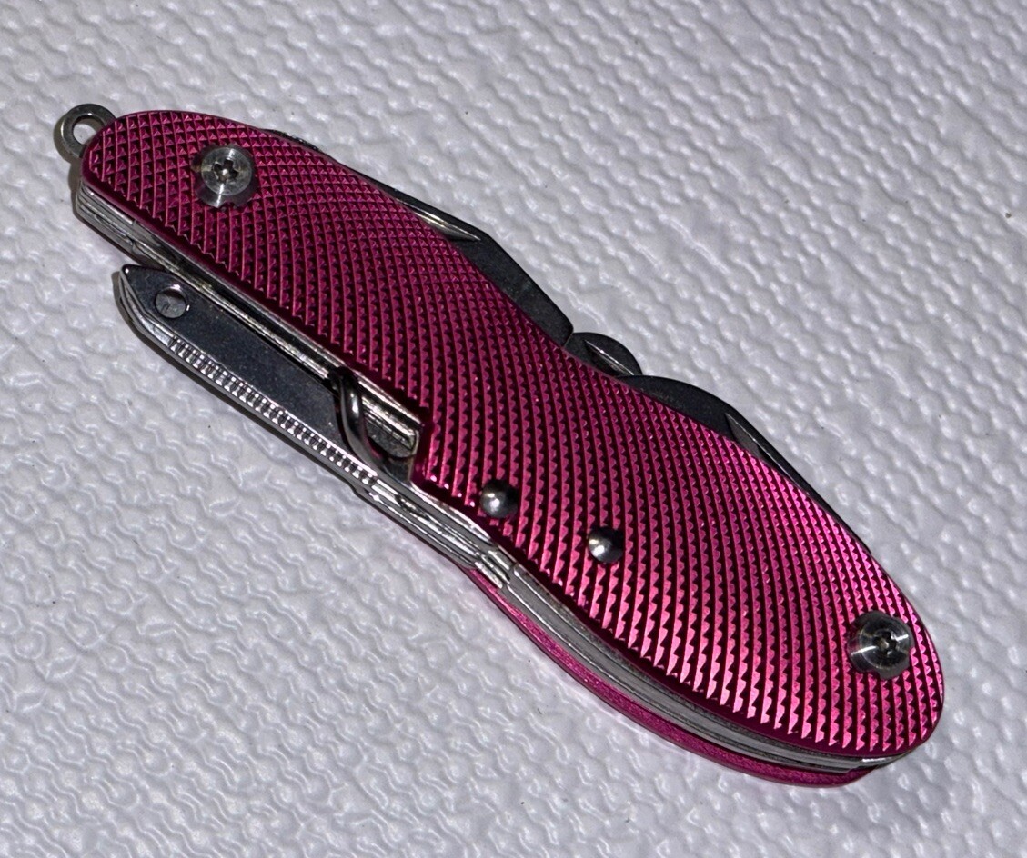 COLUMBIA Deluxe Multi-Tool 11 Functions Pocket Knife – PINK