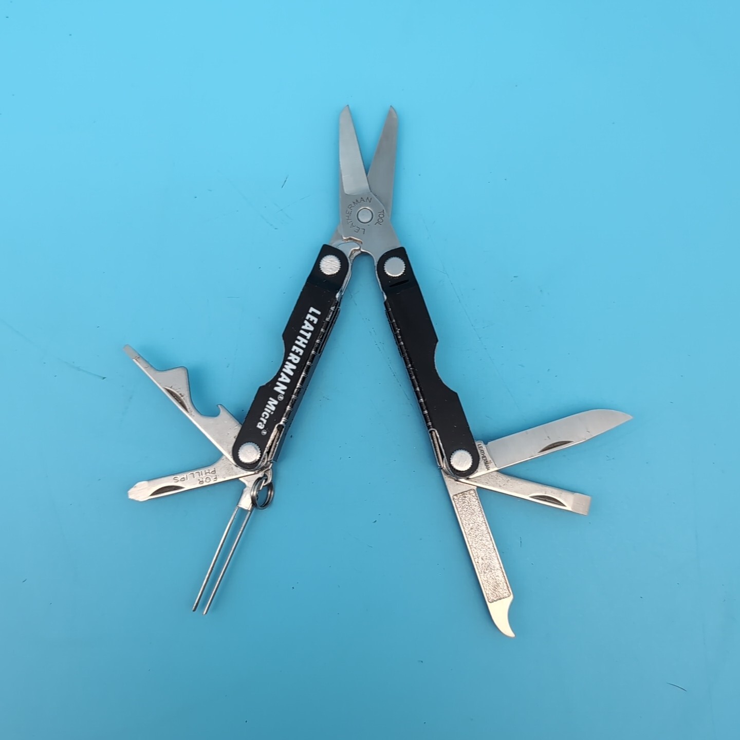 Leatherman MICRA Multi-Tool Black Scissors Knives Tweezers MORE Q66