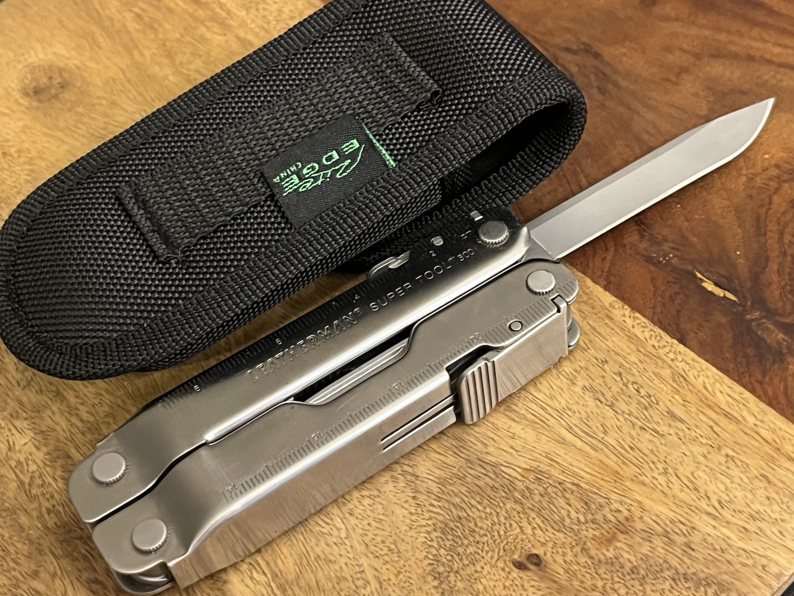 Leatherman Super Tool 300 Multitool SUPER NICE!! w/Sheath
