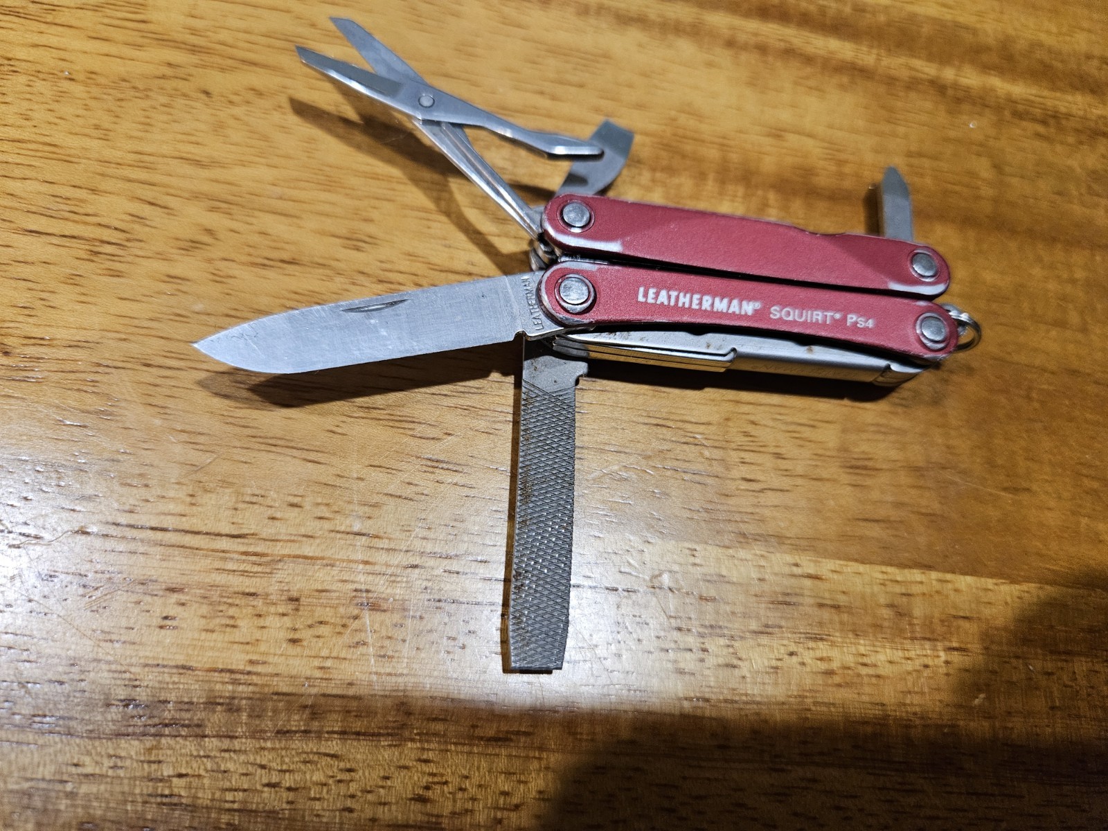 Leatherman Squirt PS4 Red Keychain Multi Tool Pliers Pocket Knife