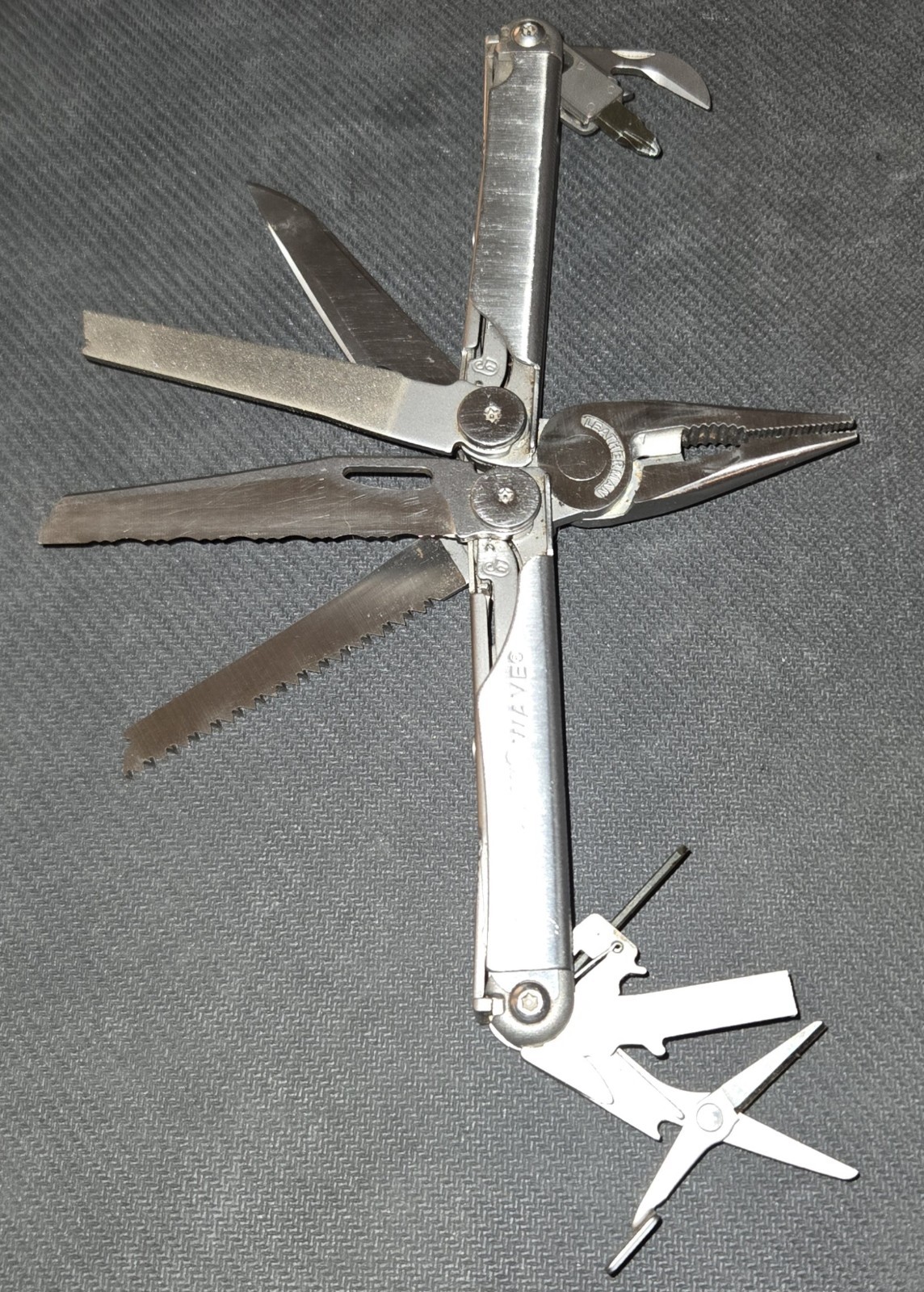 Leatherman Wave Multi-Tool Multitool Pliers Pocket Knife w/ Sheath
