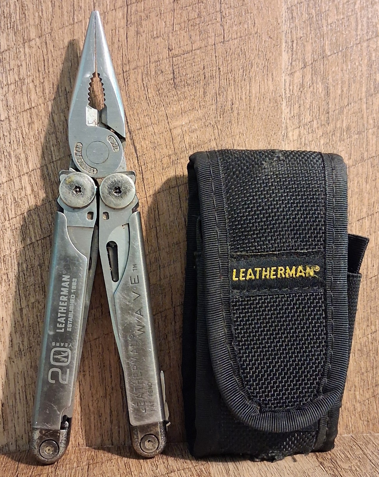 Leatherman Wave 20TH Anniversary Limited Edition Year 2002 RARE + Sheath