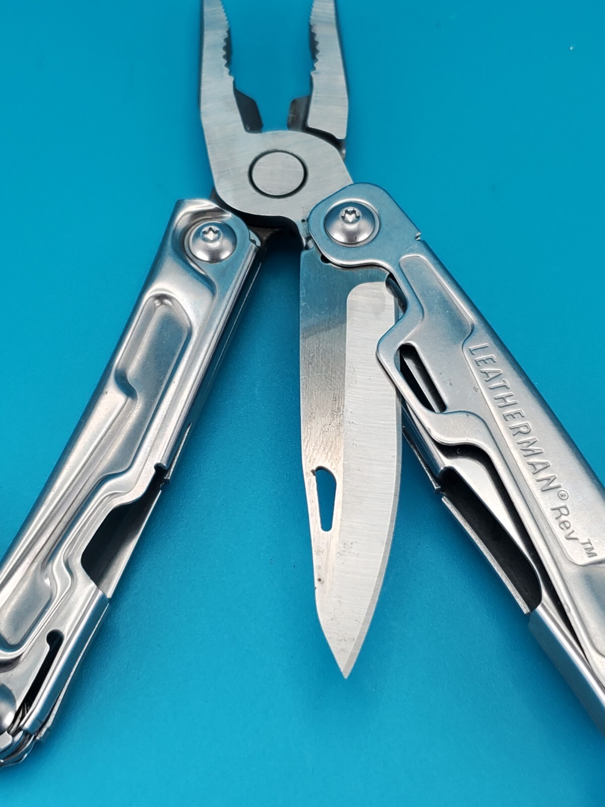 Leatherman Rev 3.8″ Multi-Tool, Stainless!