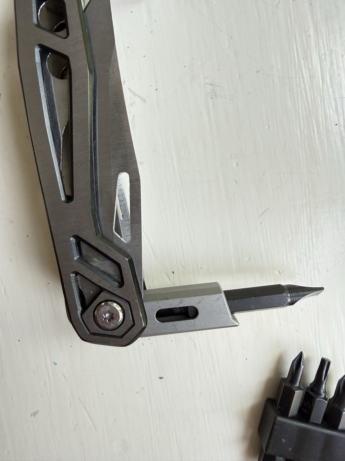 Wetols 21-in-1 Multi-Tool Pocket Knife with Pliers & Bit Set