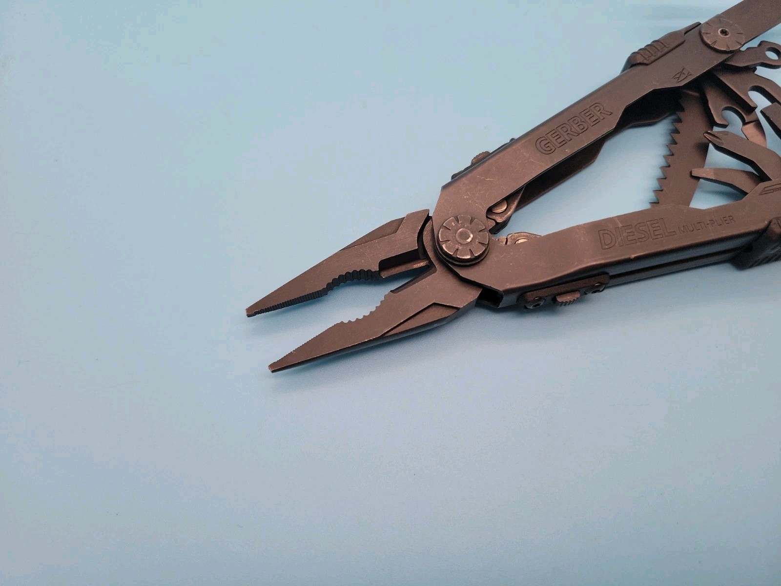 Gerber Diesel Multi-Tool – BLACK – Pliers, Knife, Scissors, Screwdrivers, Saw