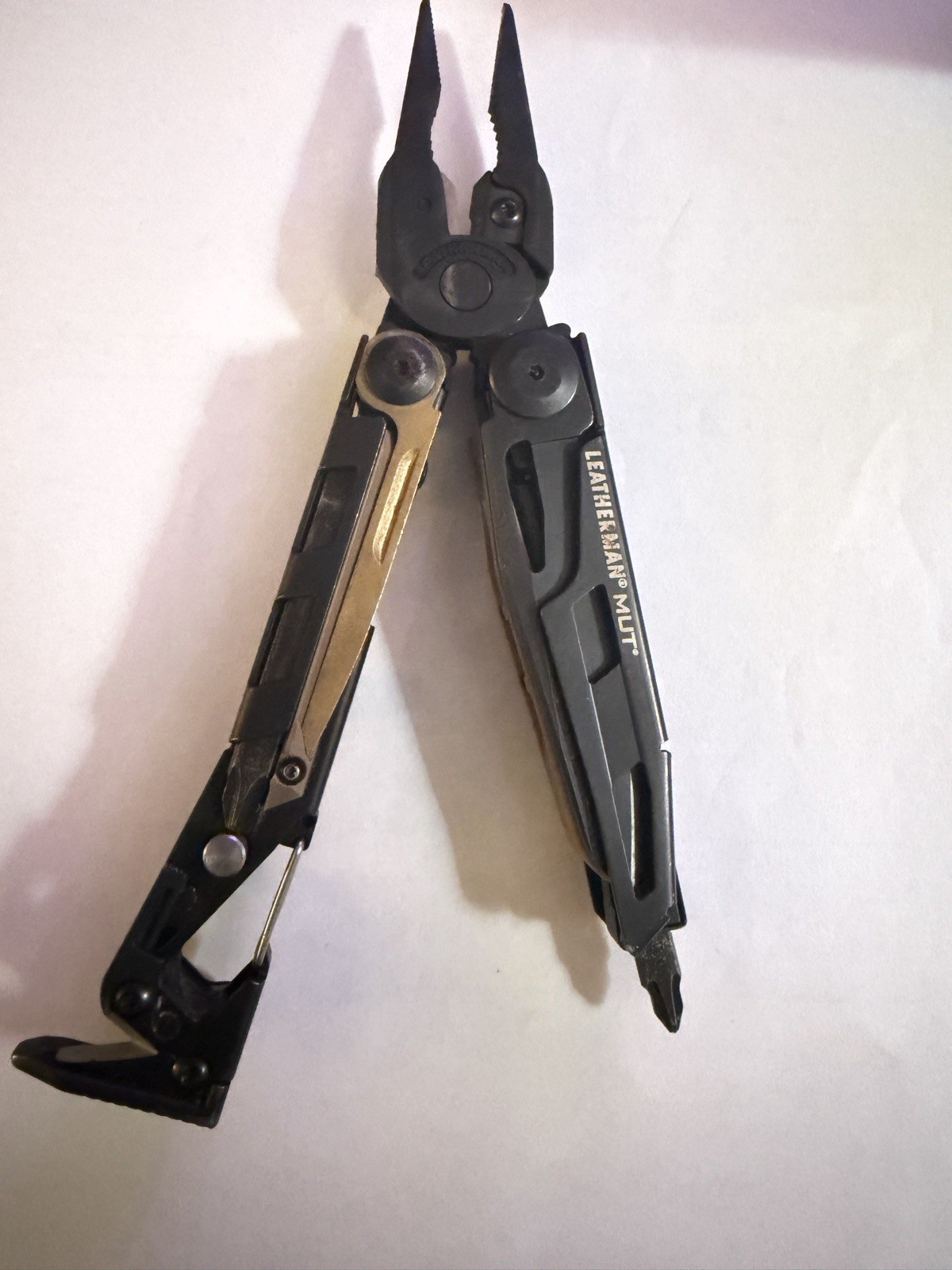 Leatherman MUT Black Oxide Multi-Tool Wire Cutter Version w/ Bits Excellent