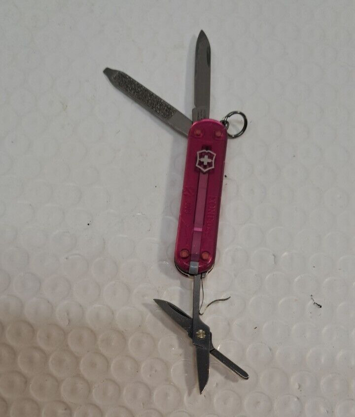 VICTORINOX CLASSIC SD 58MM SWISS ARMY KNIFE POCKET KEYCHAIN TRANSLUCENT PINK