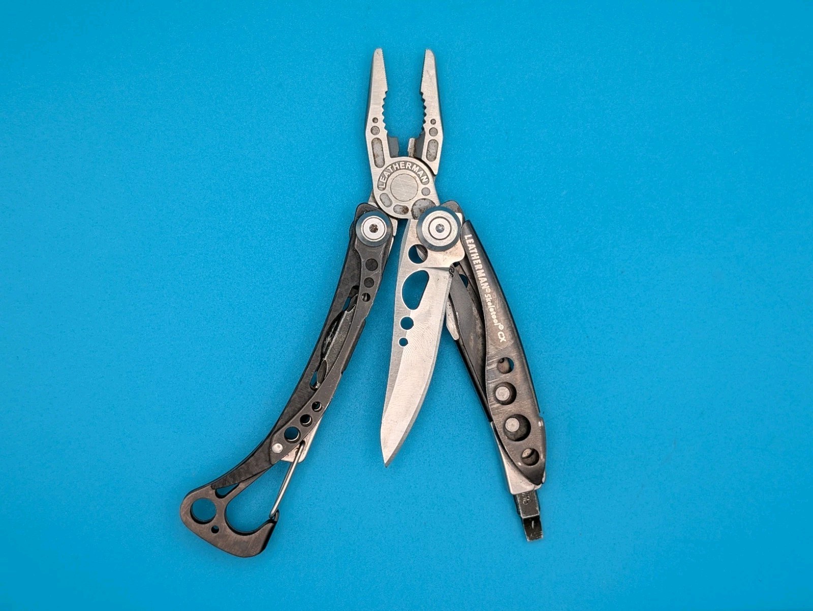 Leatherman Skeletool CX Multitool Plain Edge Knife!