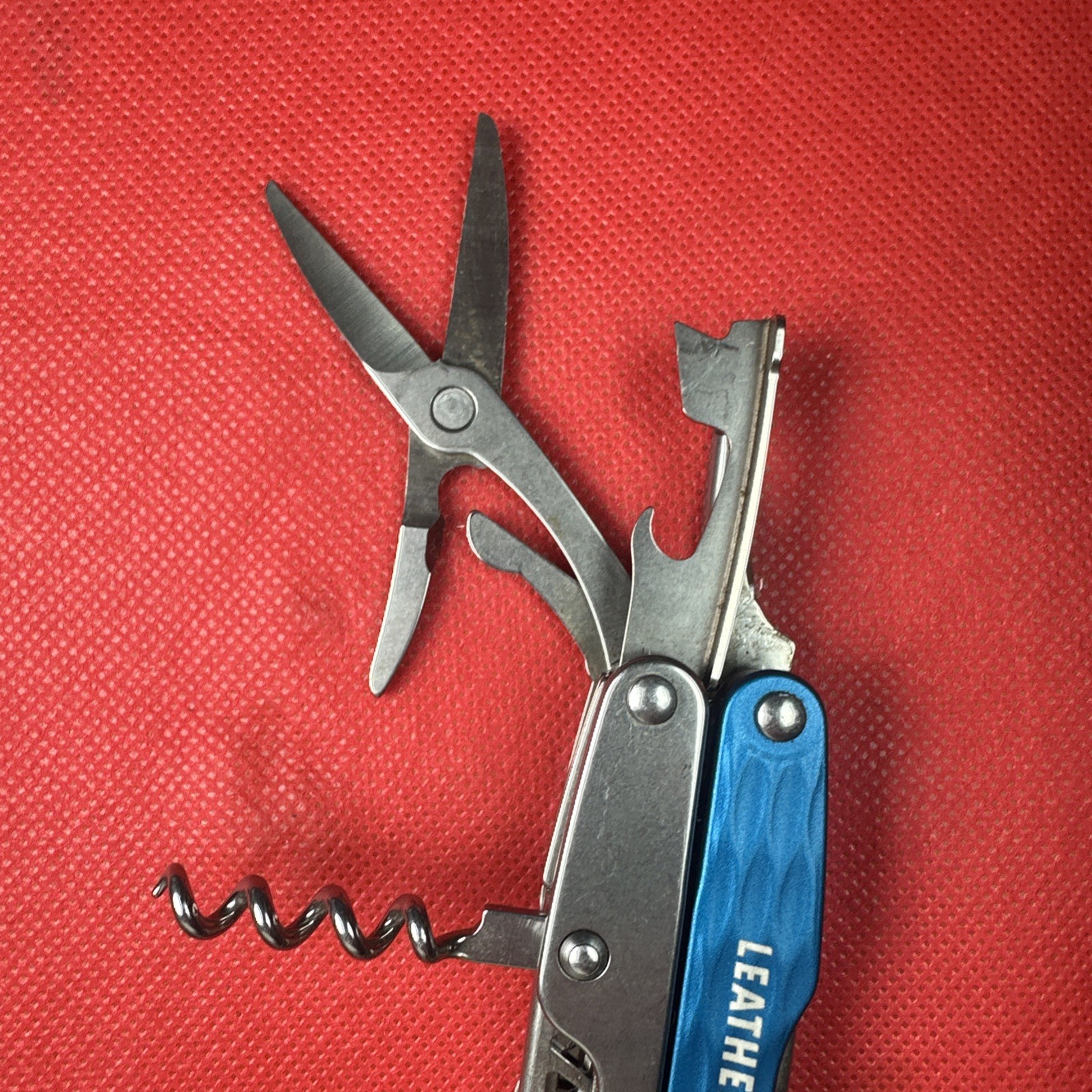 Rare & Discontinued Blue Gen 2 Leatherman Juice CS4, Fish, Home, Great EDC