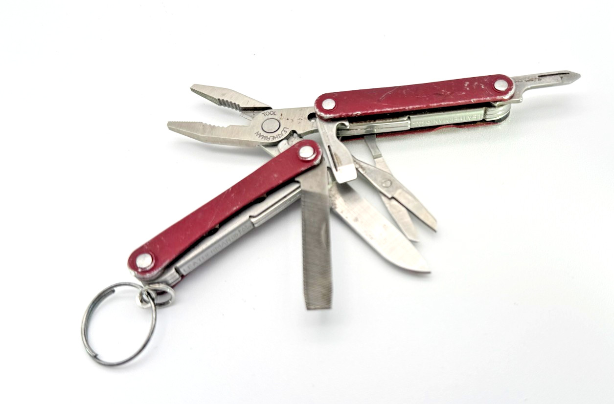 Leatherman Squirt PS4 Multi-Tool – Red – Discontinued Model Vintage Made in USA