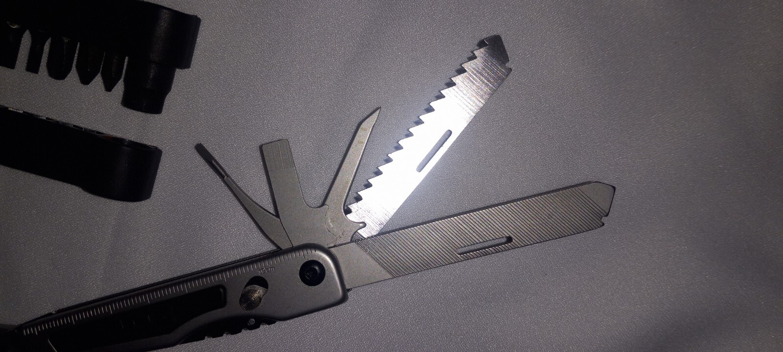SOG Multi-Tool PowerGrab w/ Deluxe Hex Bit Kit RETIRED