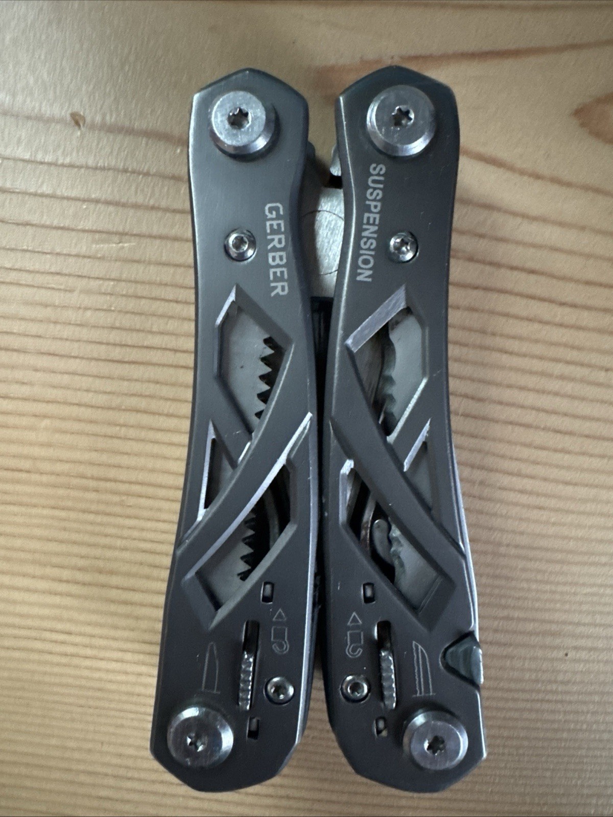 Gerber Suspension Multi Tool Pliers Folding Pocket Knife Camping EDC Tool Gray