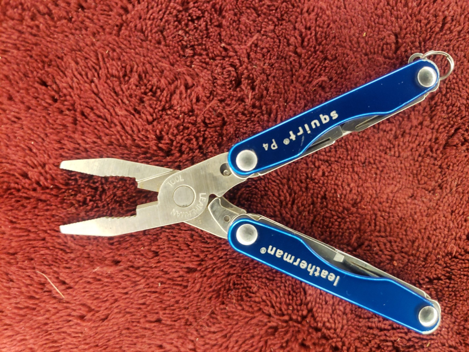 🔴🔴 Leatherman Squirt P4 Multi-Tool Blue Keychain