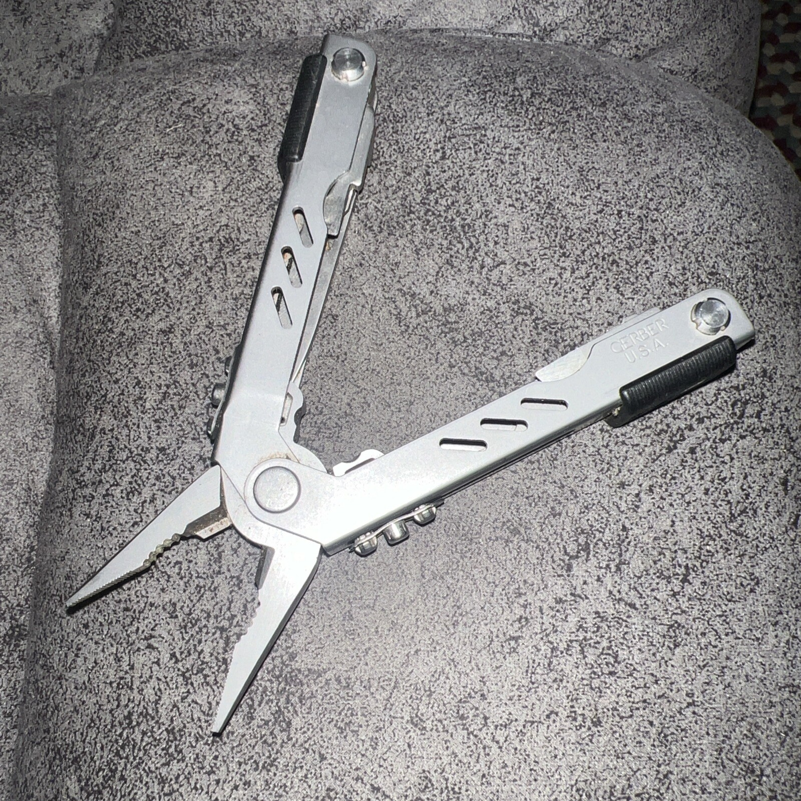 Gerber MP400 Multi Tool Multi-Plier Compact Sport – Silver Pliers Knife USA