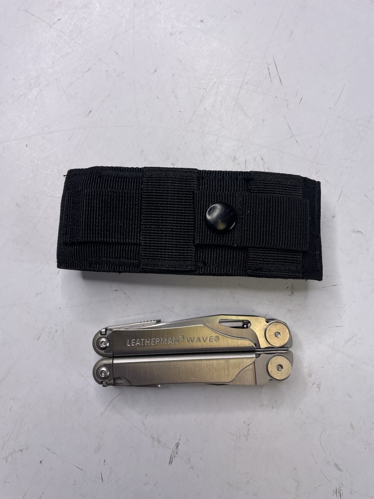 Leatherman Wave Stainless Steel 12 Tool Multi-Tool Pliers w/Sheath