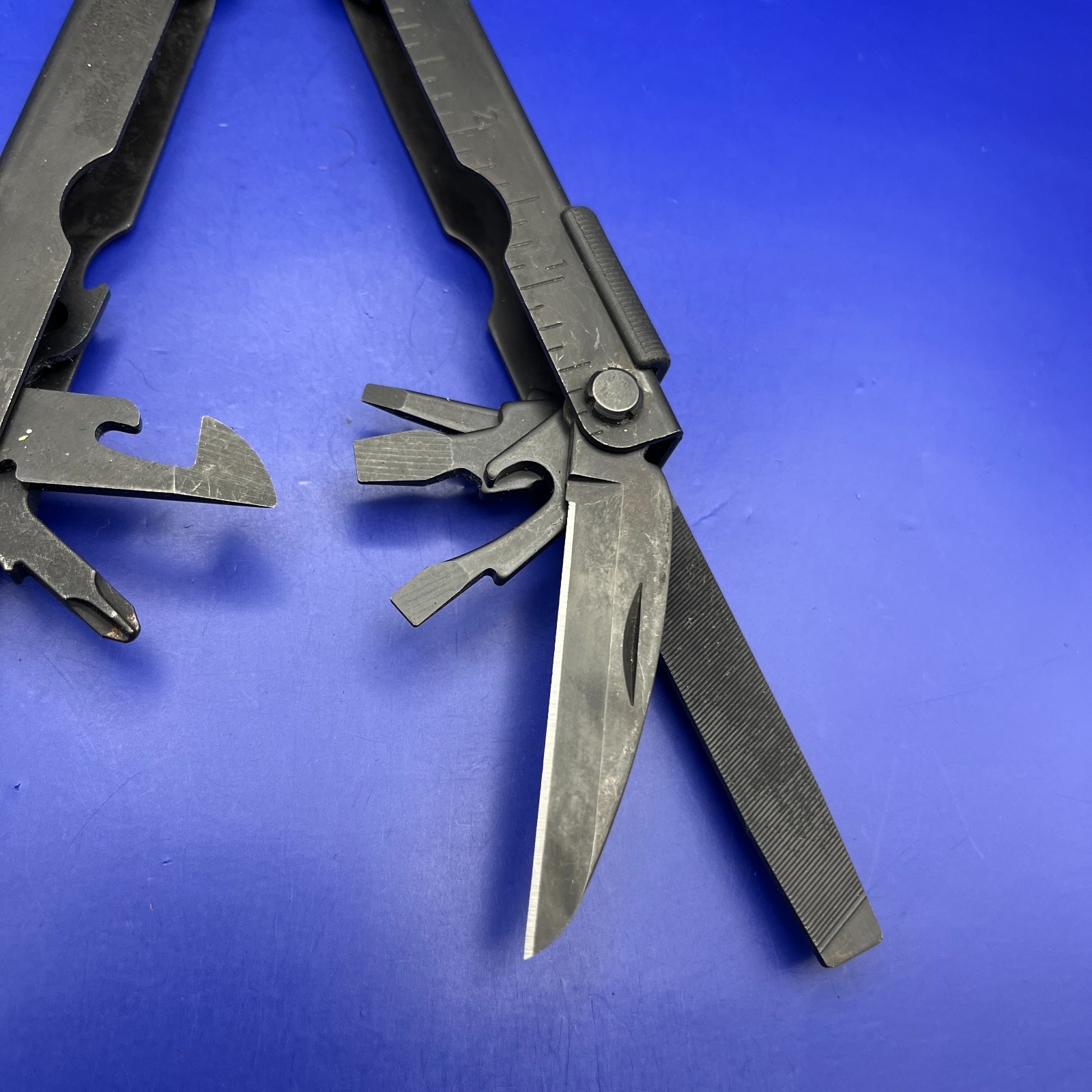 Gerber MP600 Black Oxide Multi-Tool Blunt Nose Pliers Carbide Cutters
